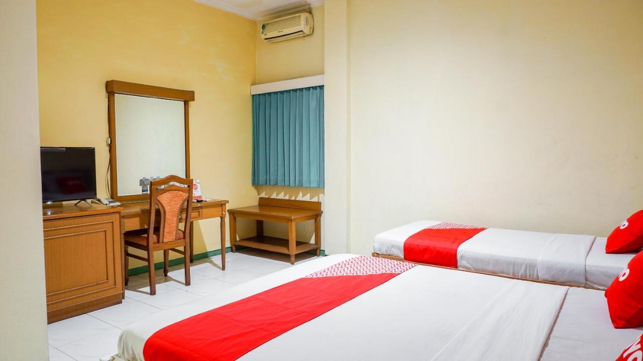 Oyo 2085 Chrysanta Hotel Бандунг Екстериор снимка