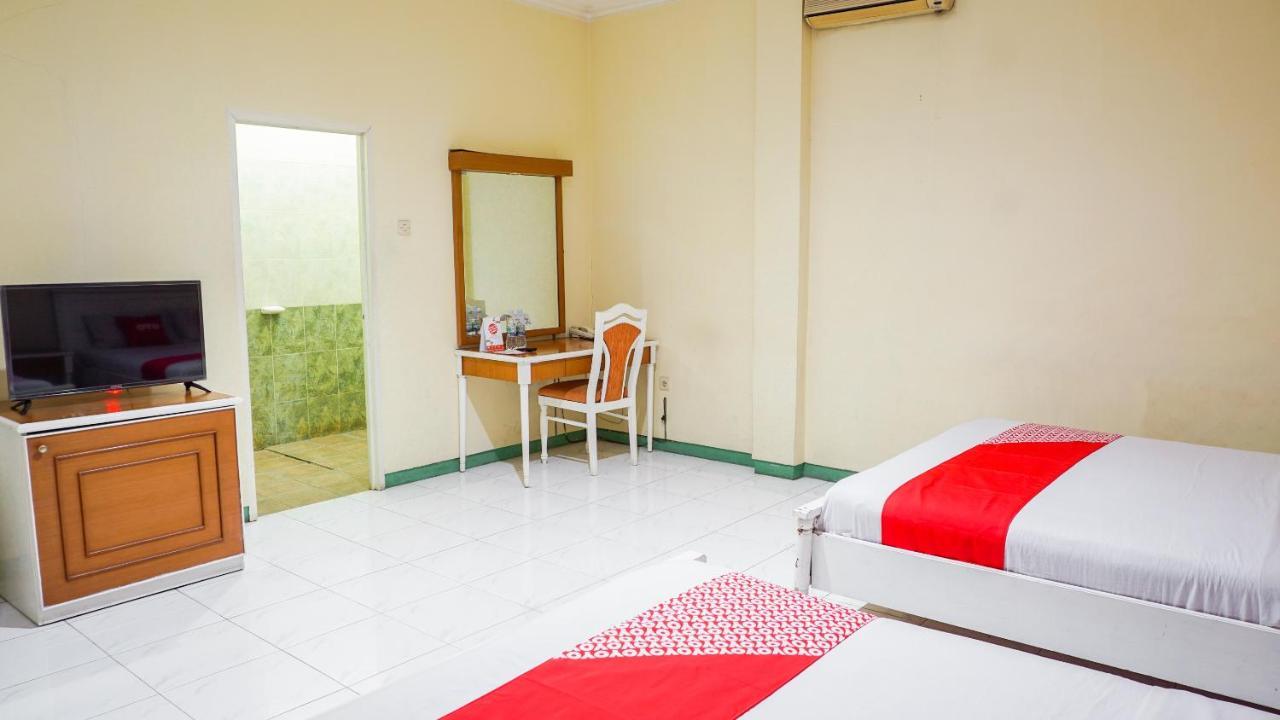 Oyo 2085 Chrysanta Hotel Бандунг Екстериор снимка