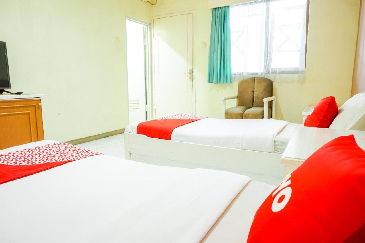 Oyo 2085 Chrysanta Hotel Бандунг Екстериор снимка