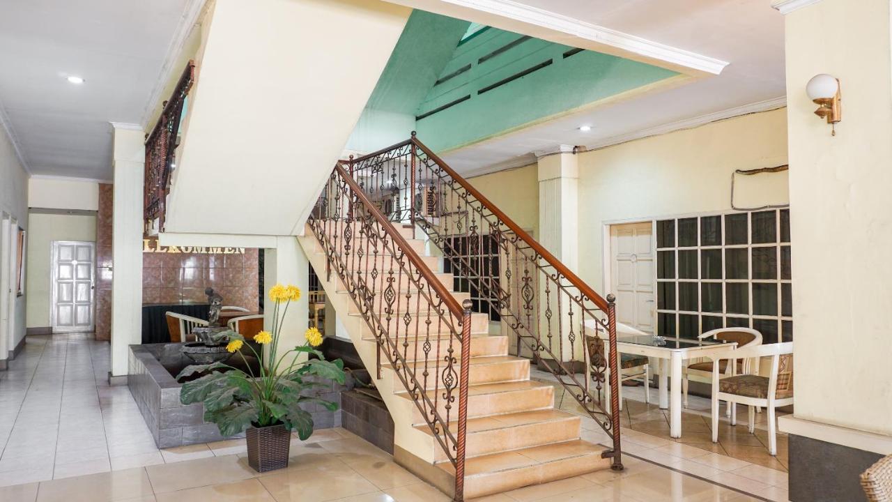 Oyo 2085 Chrysanta Hotel Бандунг Екстериор снимка